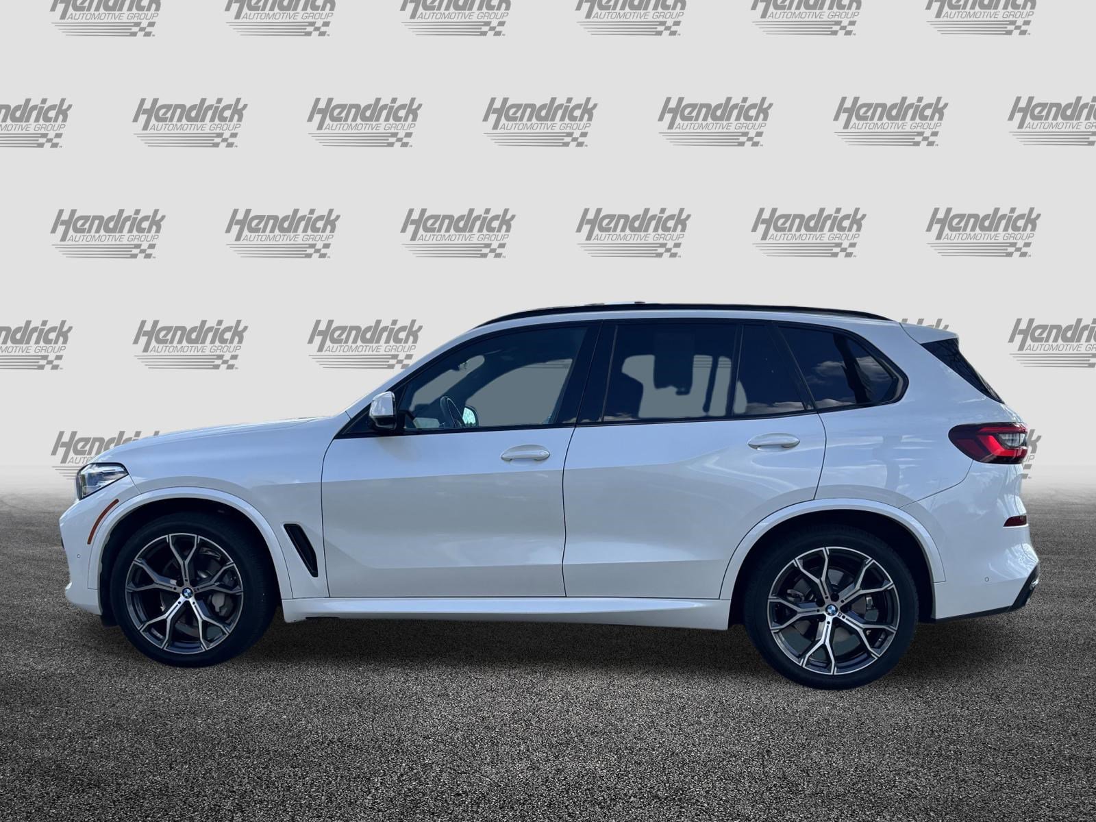 Used 2022 BMW X5 xDrive40i w/ M Sport Package AWD/4WD image 7