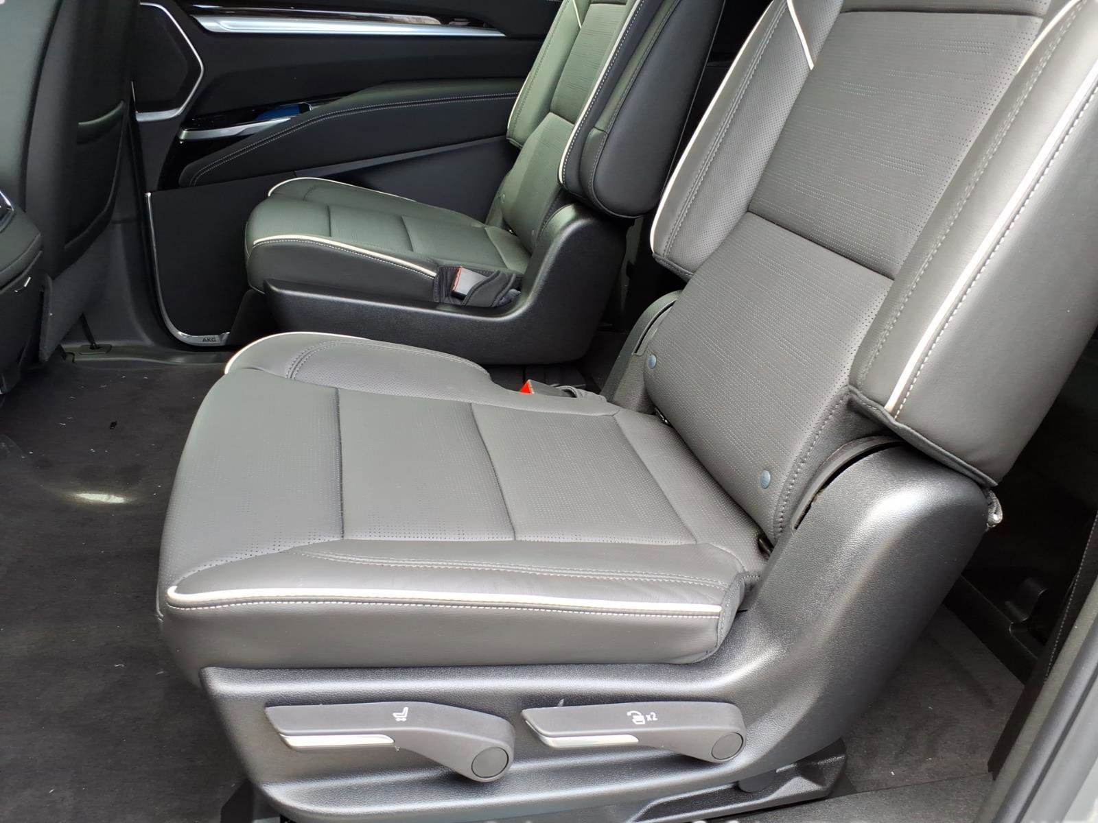 New 2026 Cadillac Escalade ESV Luxury w/ Touring Package image 12