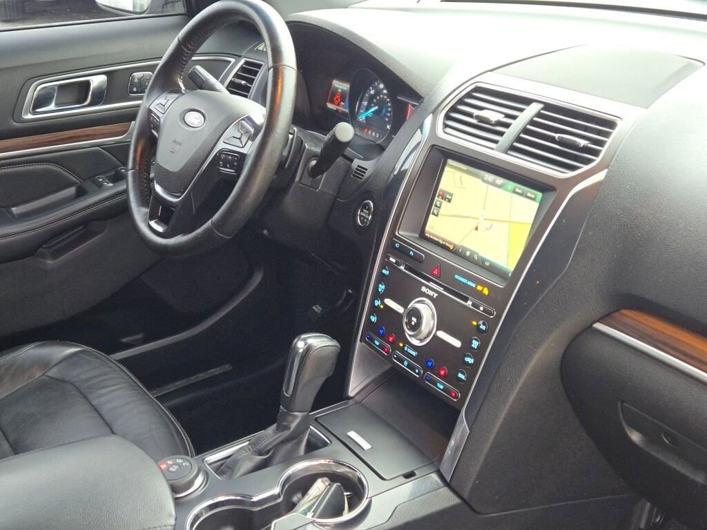 Used 2016 Ford Explorer Limited image 8