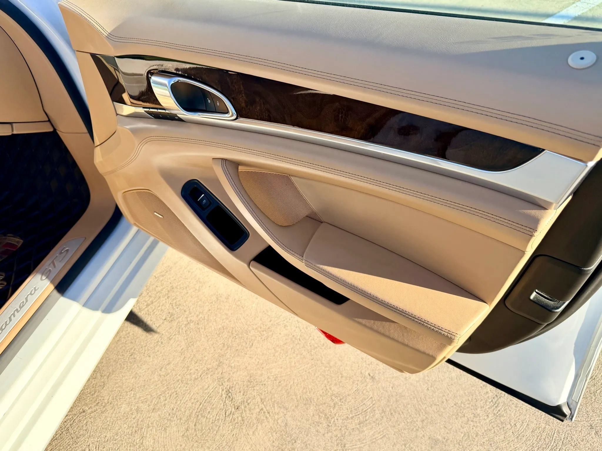 Used 2015 Porsche Panamera GTS AWD/4WD image 29