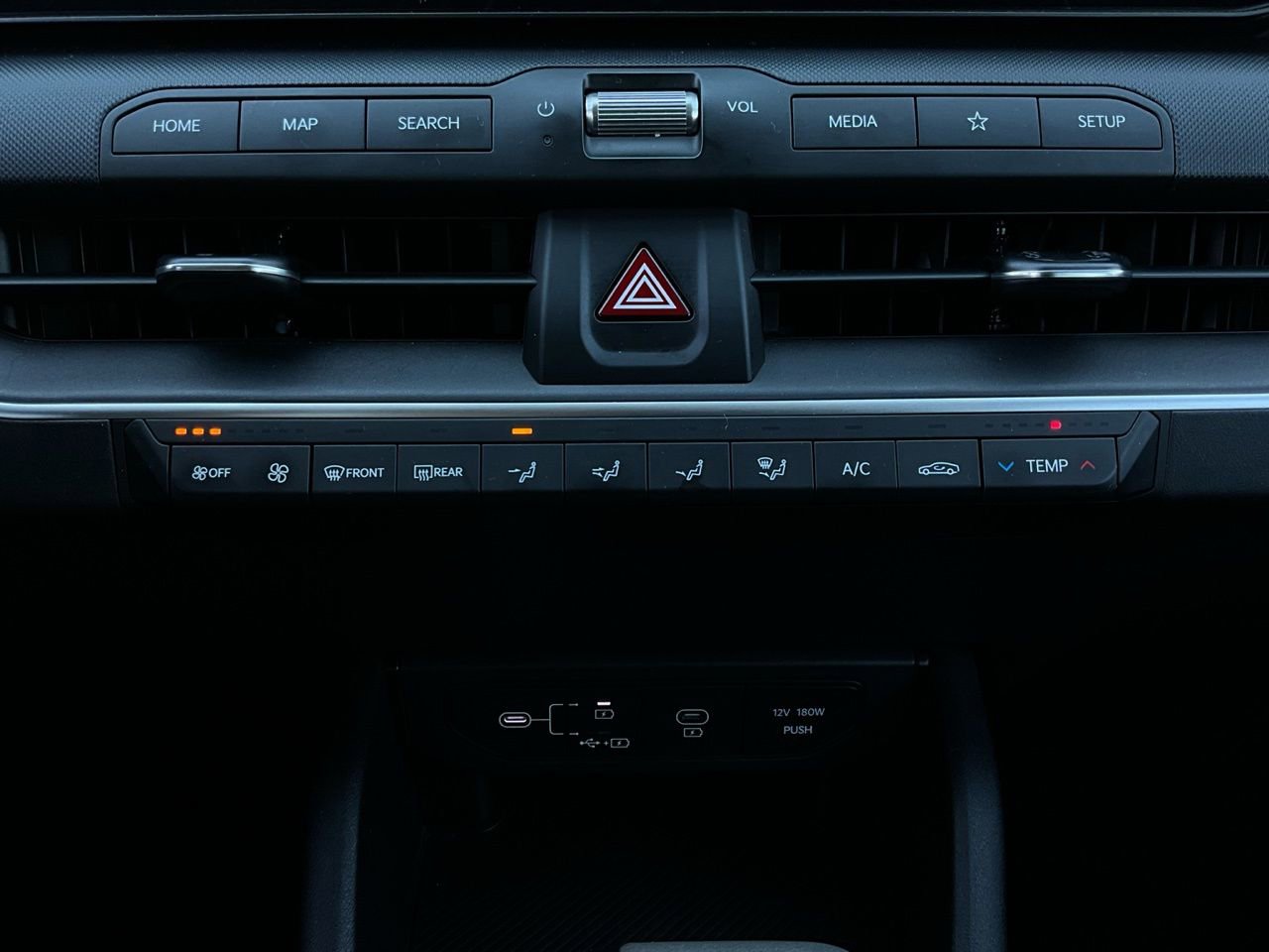 Used 2025 Kia K4 LXS image 28