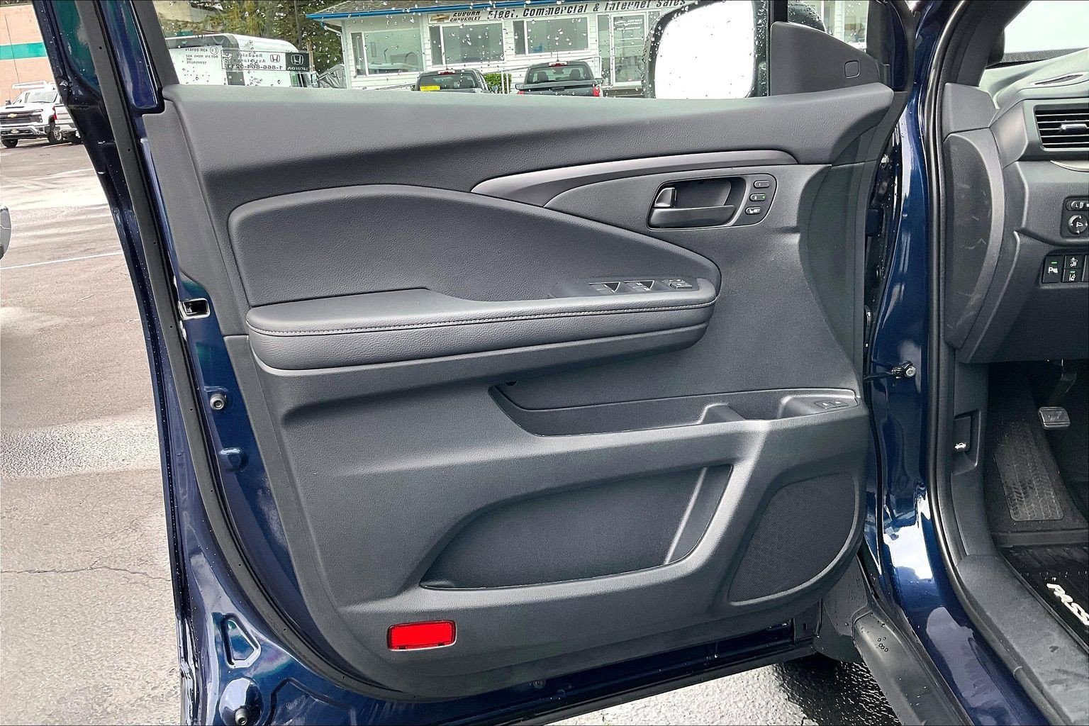 Used 2025 Honda Passport EX-L image 23