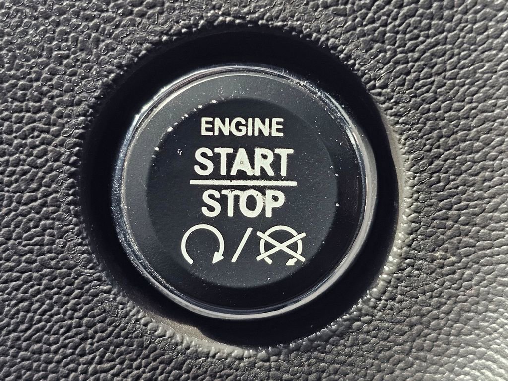 Used 2010 Dodge Challenger SRT8 w/ SRT Option Group II RWD image 19