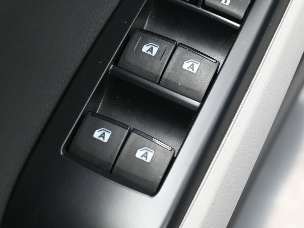 Certified 2018 Toyota Camry LE image 13