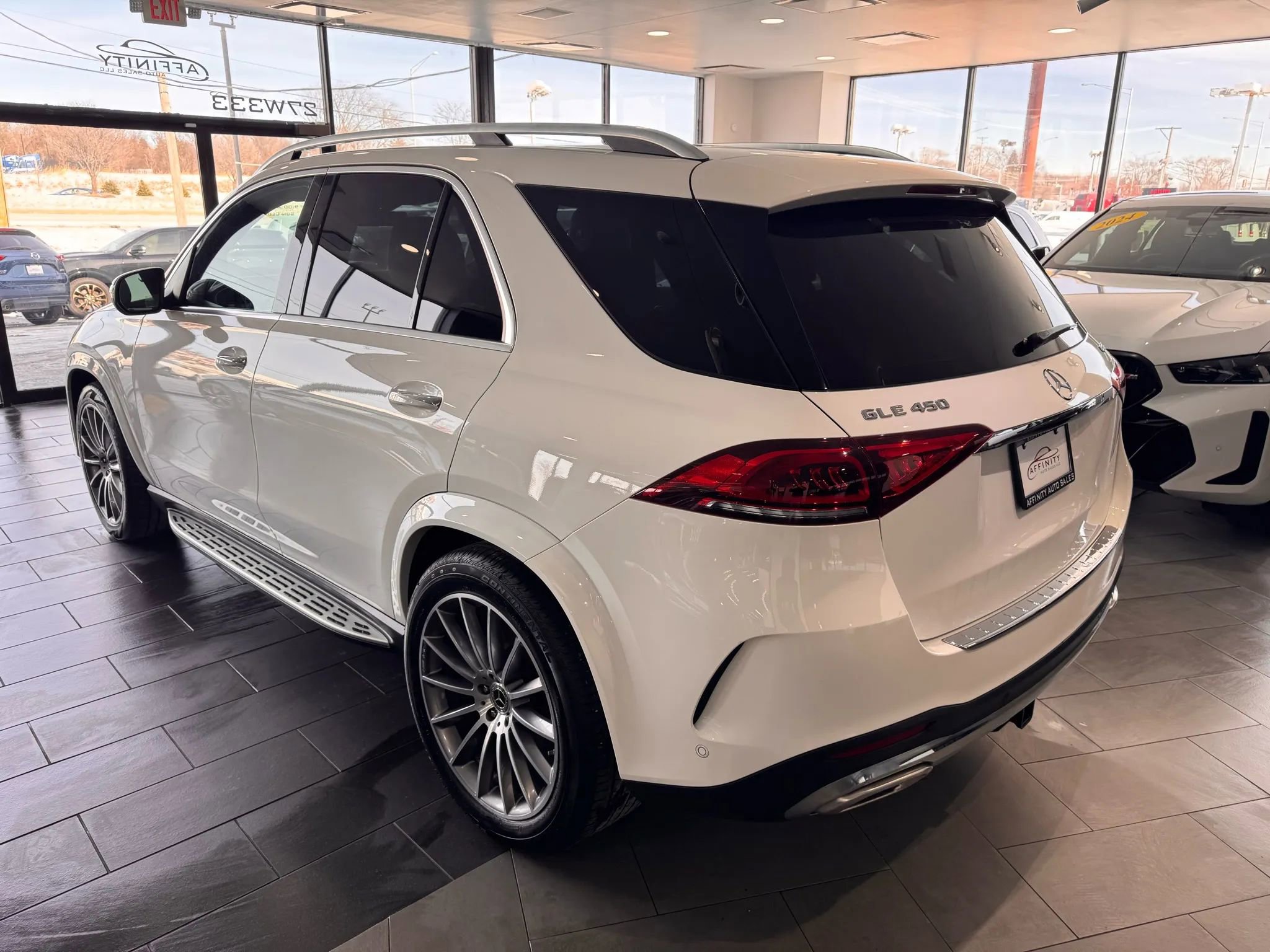 Used 2021 Mercedes-Benz GLE 450 4MATIC image 4