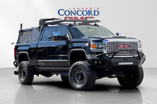 Used 2019 GMC Sierra 2500 Denali w/ Duramax Plus Package AWD/4WD image 2