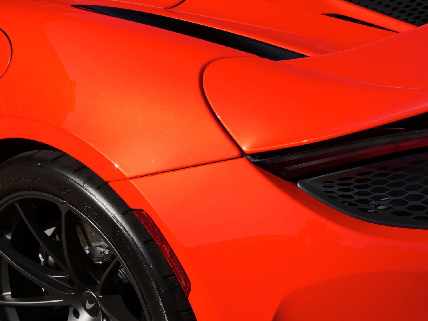 Used 2024 McLaren 750S Spider image 14