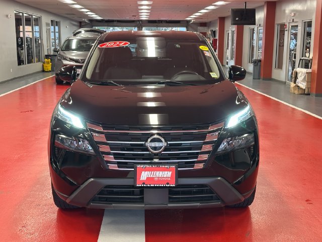 Used 2024 Nissan Rogue SV AWD/4WD image 8