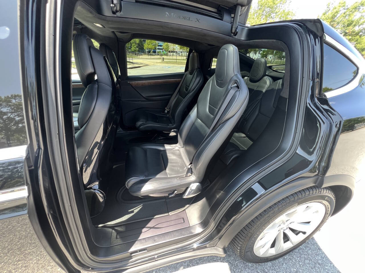 Used 2017 Tesla Model X 75D AWD/4WD image 8