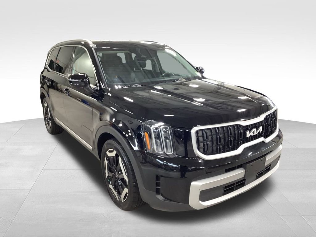 Used 2024 Kia Telluride EX w/ EX Captain's Chair Package AWD/4WD image 4