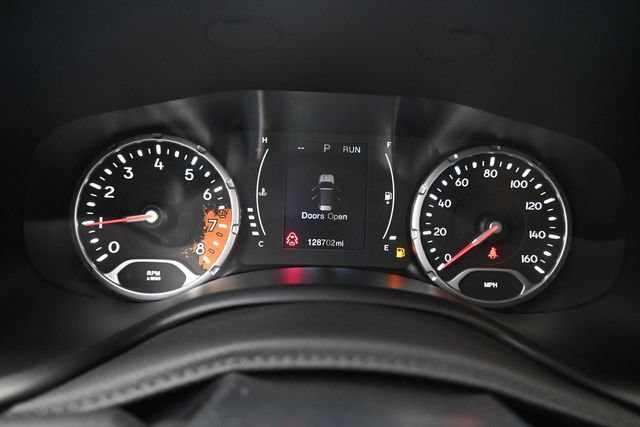 Used 2016 Jeep Renegade Latitude FWD image 11