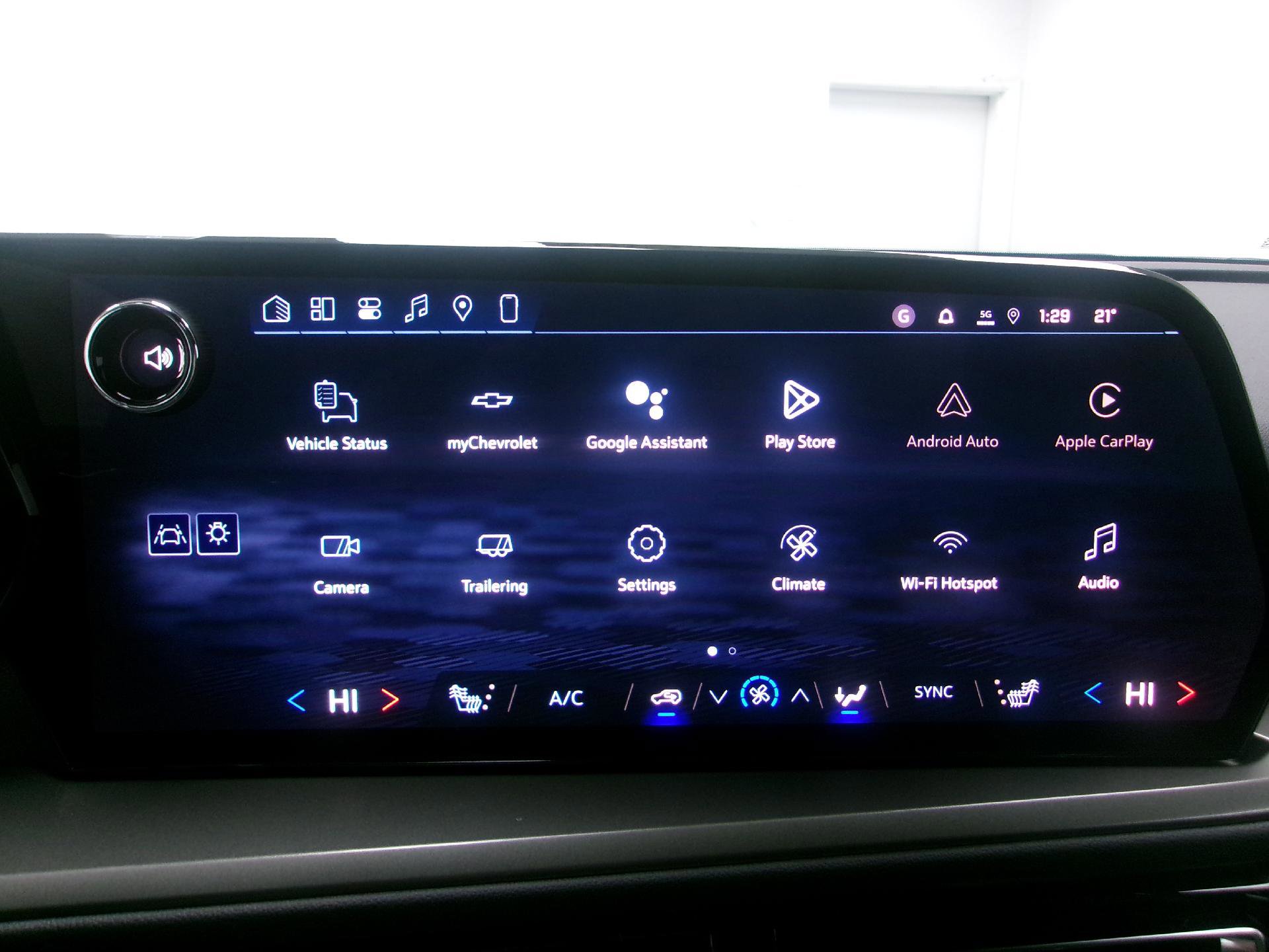 New 2026 Chevrolet Traverse LT w/ Driver Confidence Package image 4