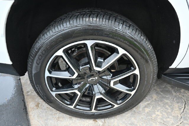 Used 2024 Chevrolet Tahoe RST w/ Luxury Package AWD/4WD image 12