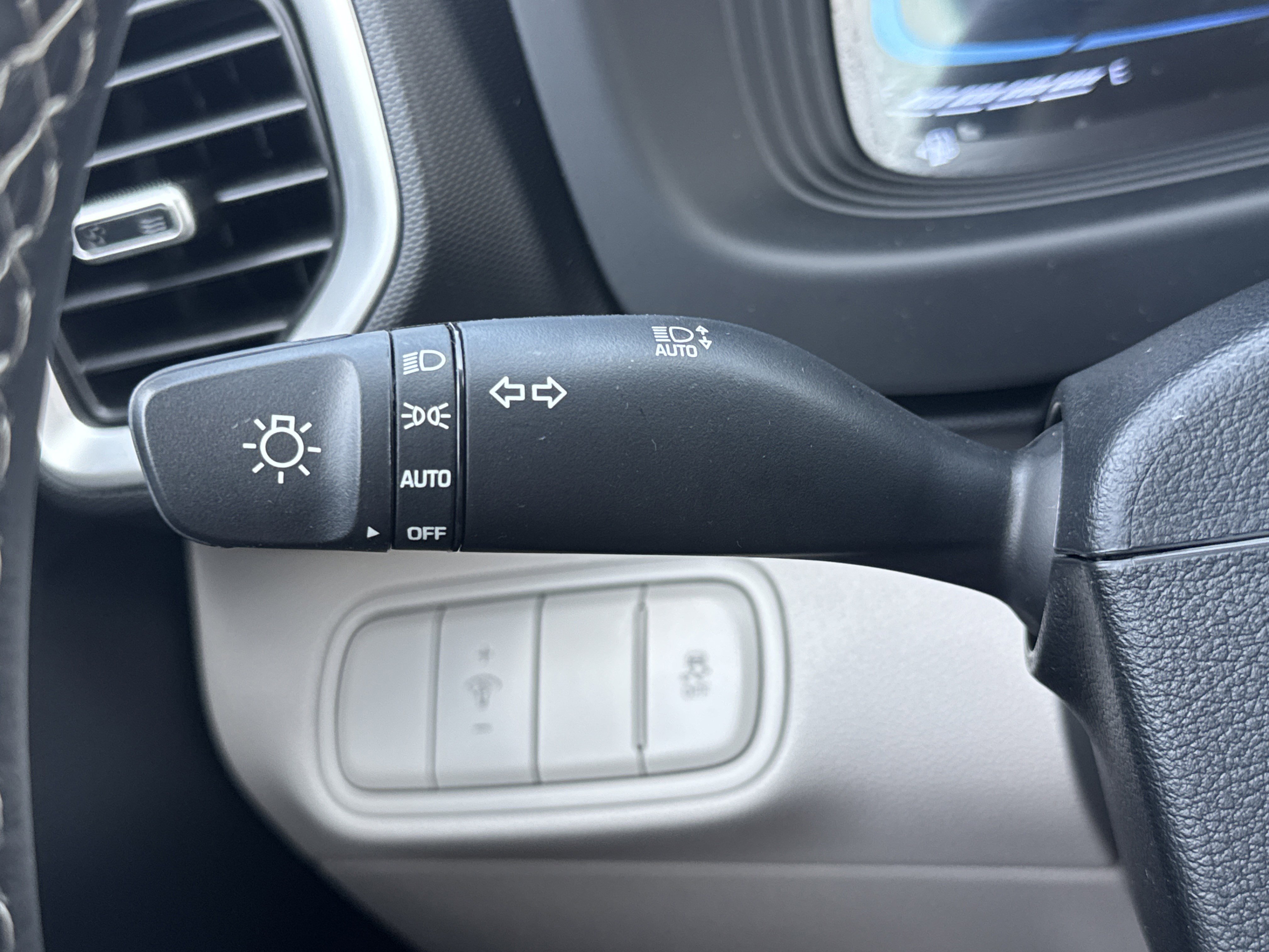 Certified 2026 Hyundai Venue SEL FWD image 14