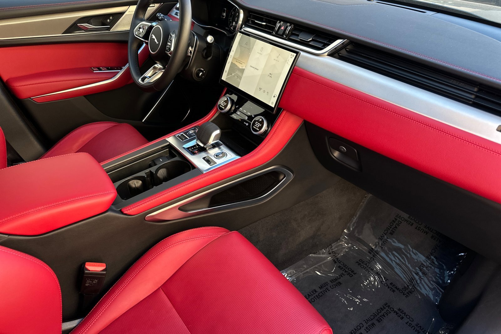 Used 2025 Jaguar F-PACE R-Dynamic S image 17