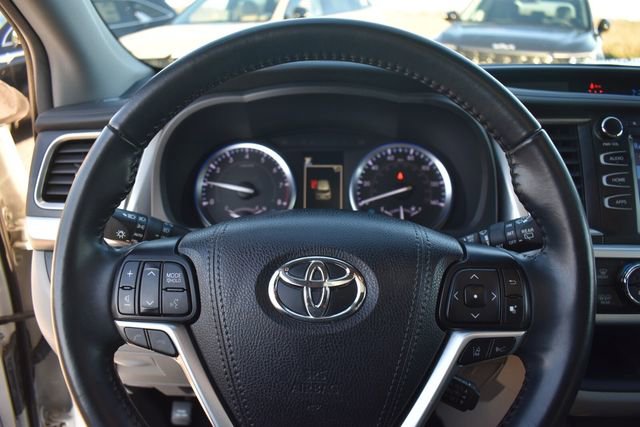 Used 2019 Toyota Highlander XLE image 31