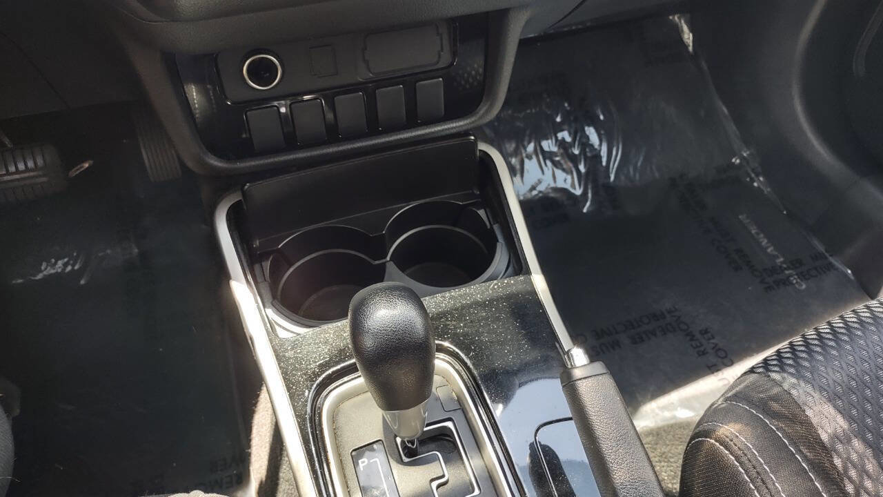 Used 2018 Mitsubishi Outlander ES image 18