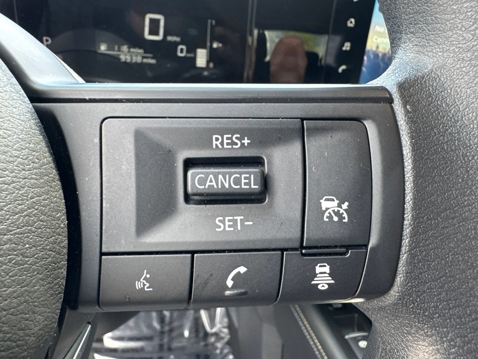 Certified 2025 Nissan Kicks SV AWD/4WD image 23