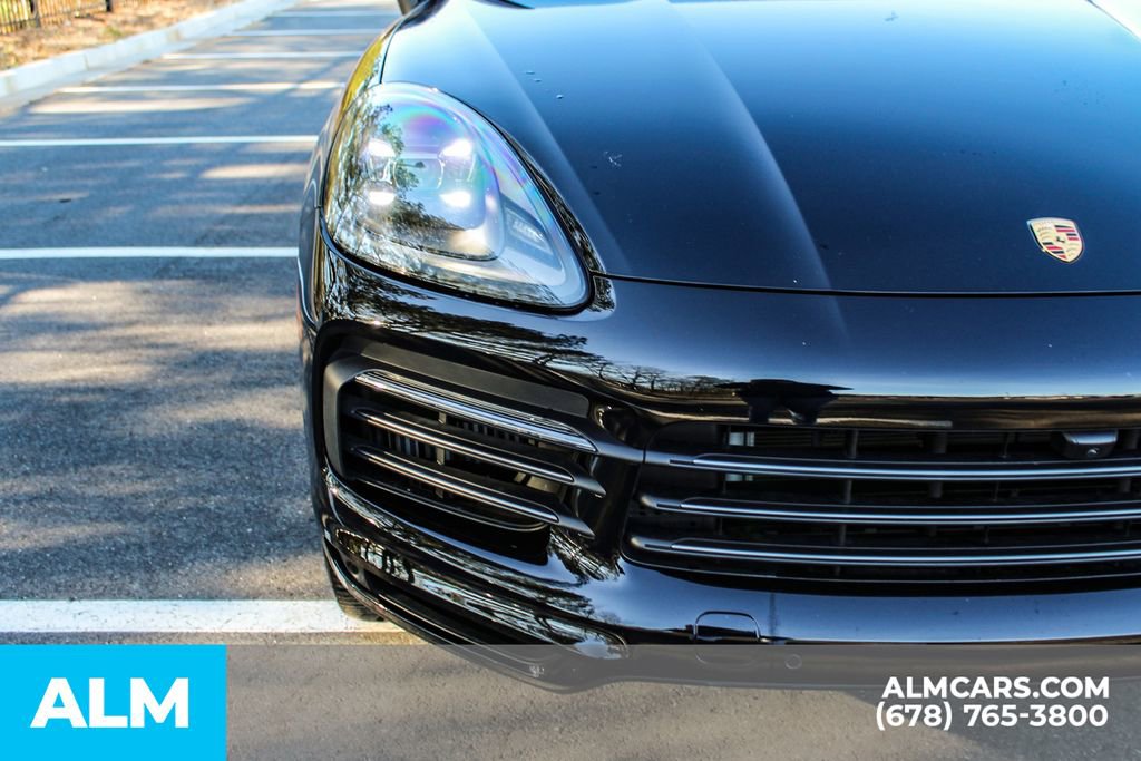 Used 2023 Porsche Cayenne Platinum Edition image 10