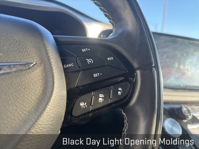 Used 2022 Chrysler Pacifica Touring-L w/ Uconnect Theater Family Group image 33