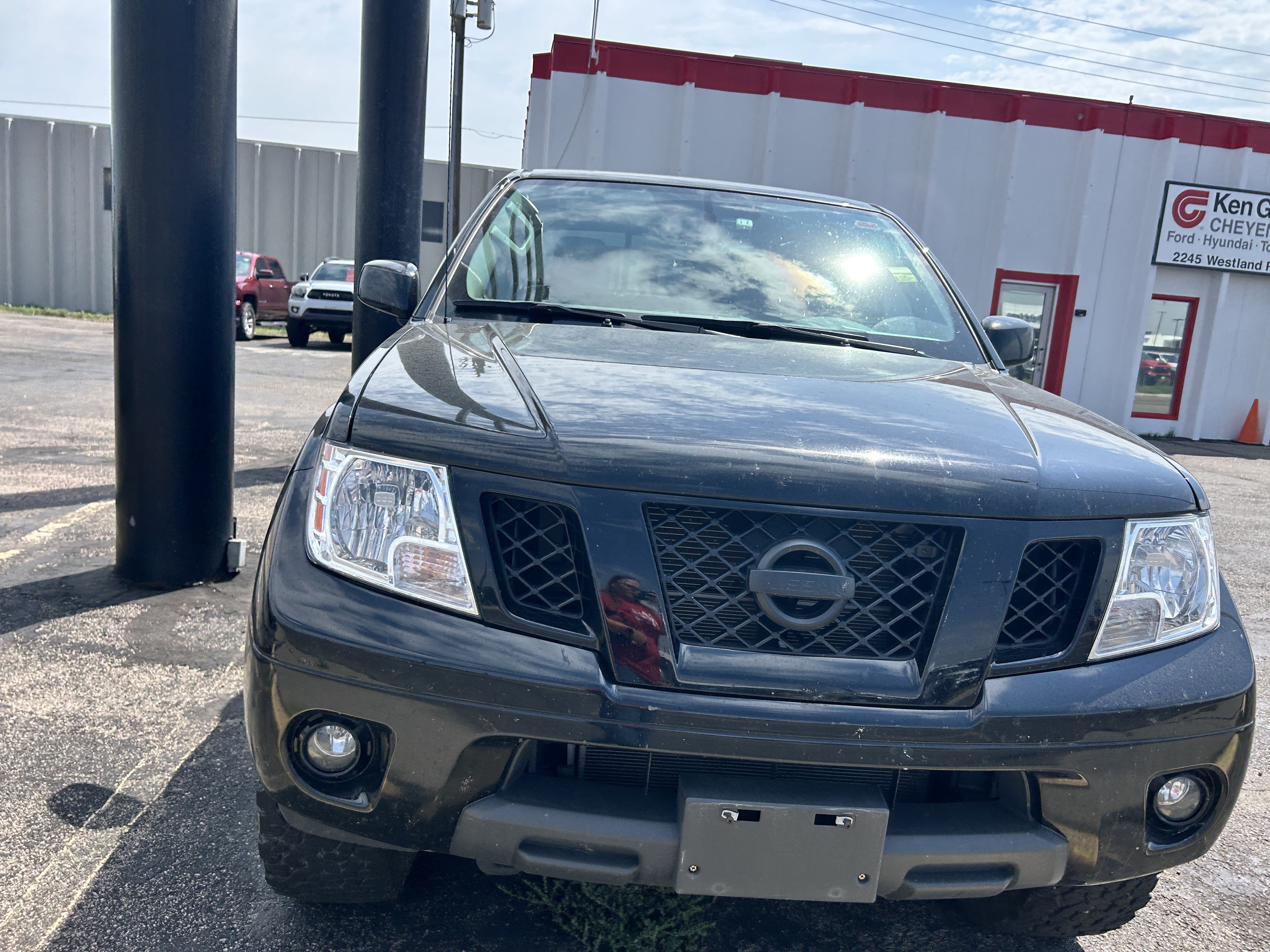 Used 2020 Nissan Frontier SV w/ Midnight Edition Floor Mats AWD/4WD image 10