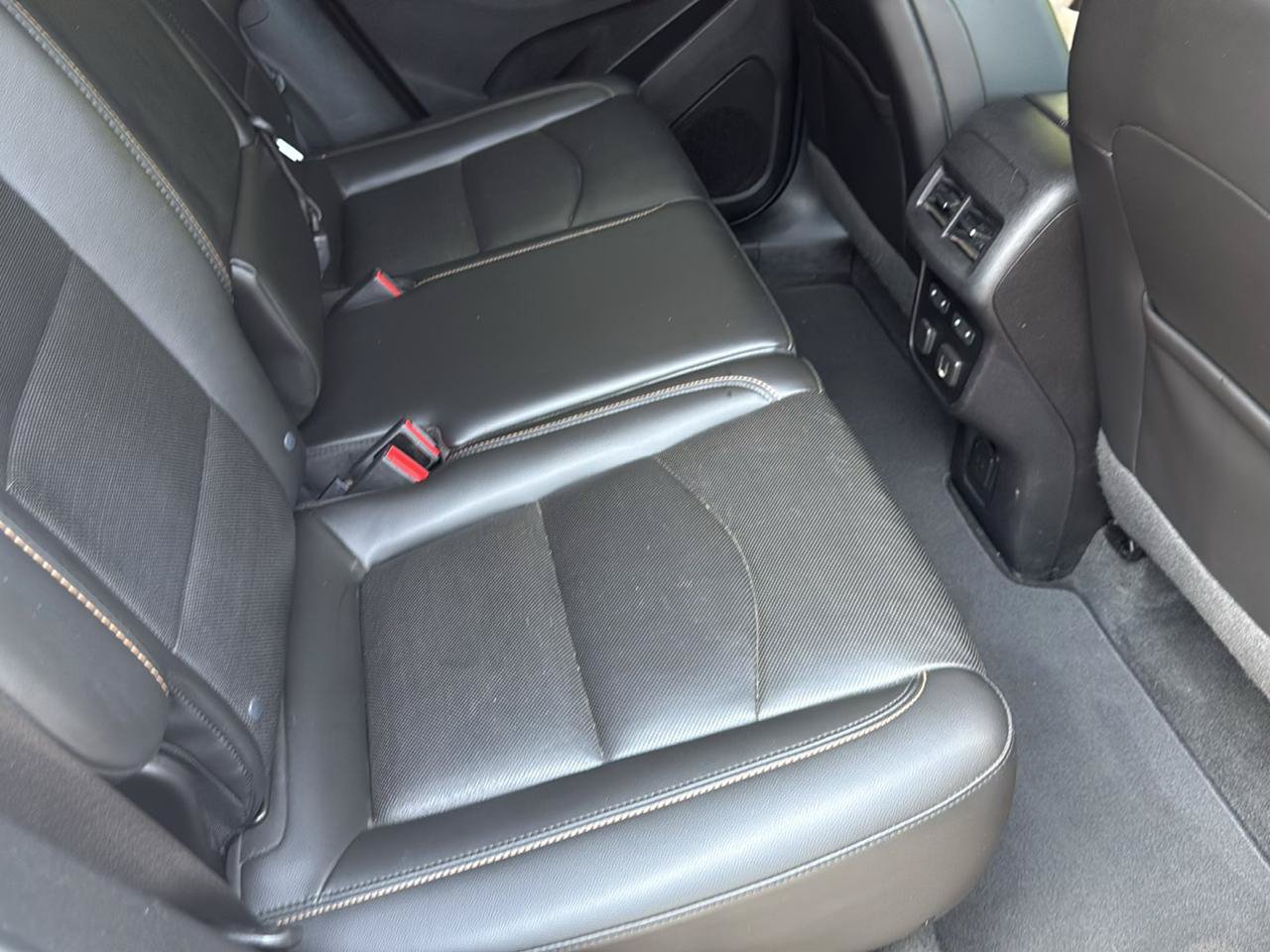Used 2018 Chevrolet Equinox Premier AWD/4WD image 11
