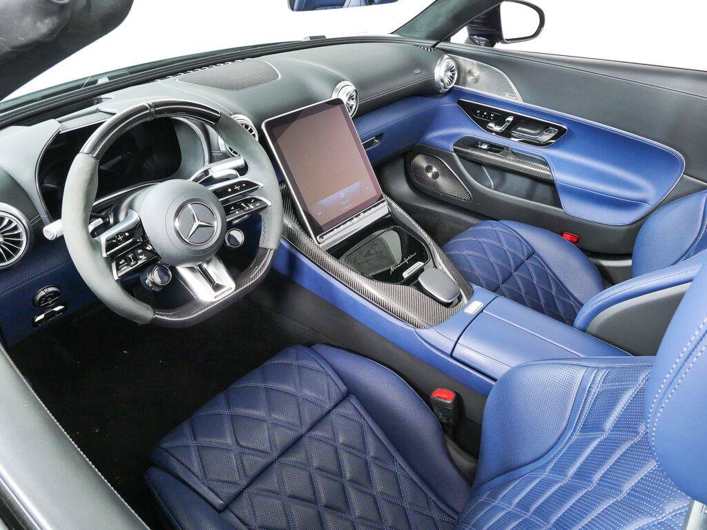 Used 2025 Mercedes-Benz SL 63 AMG 4MATIC image 26