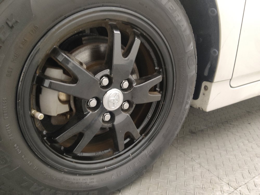 Used 2015 Toyota Prius Two image 31