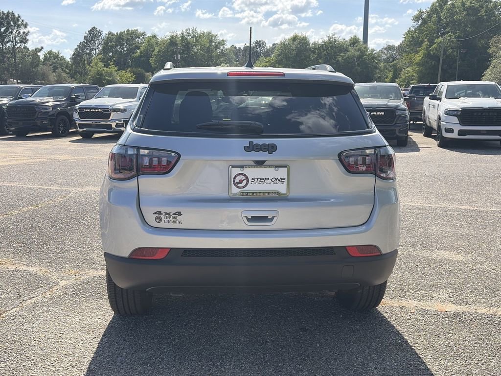 New 2026 Jeep Compass Latitude image 6
