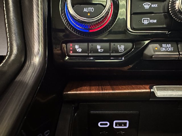 Used 2024 GMC Yukon XL Denali Ultimate AWD/4WD image 15