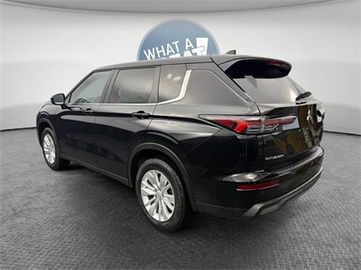 New 2026 Mitsubishi Outlander SE image 6