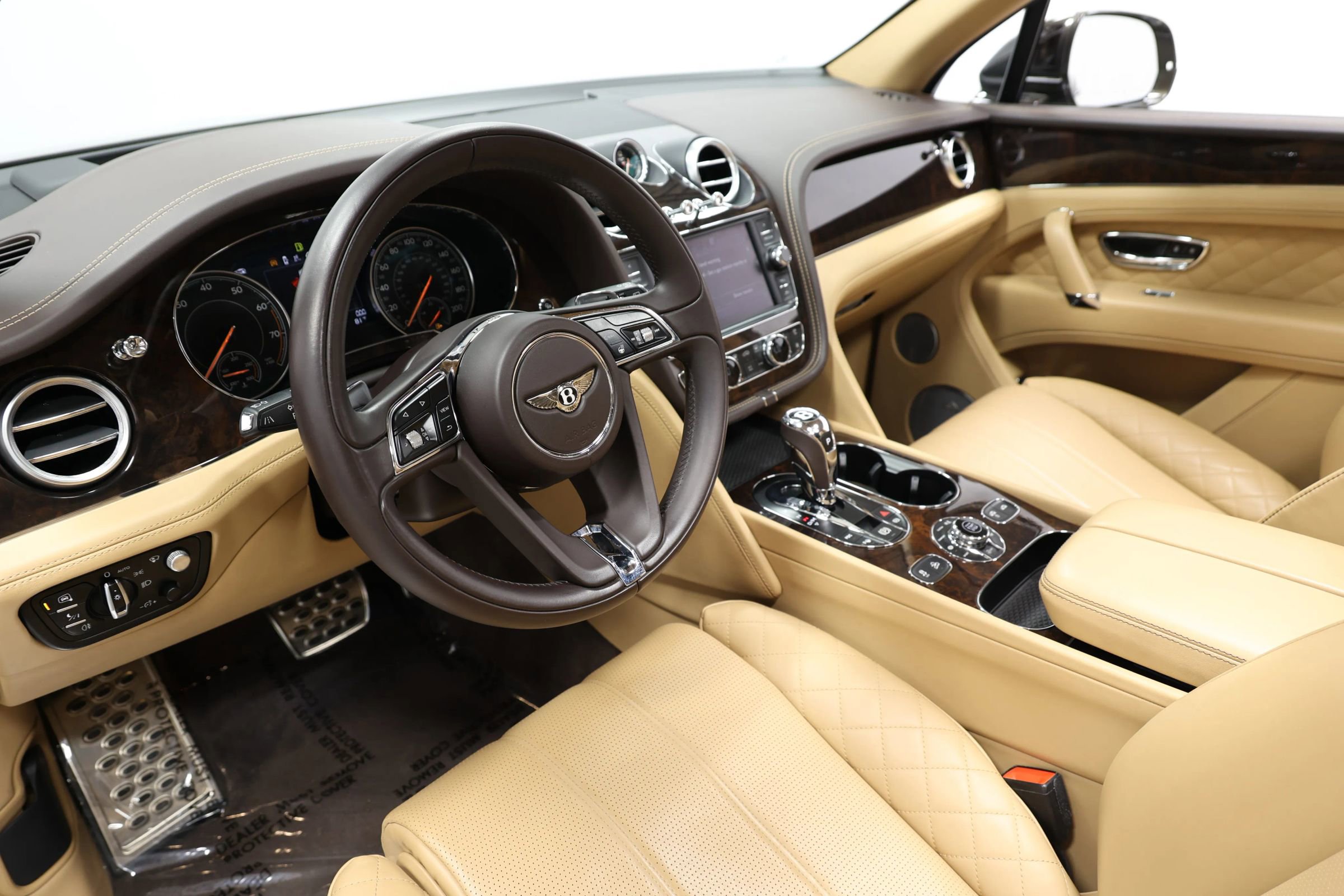 Used 2018 Bentley Bentayga AWD/4WD image 22