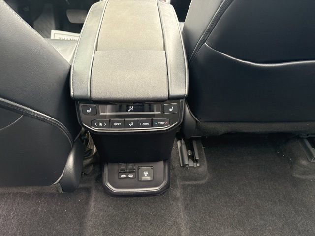 Used 2023 Toyota Highlander Platinum AWD/4WD image 24