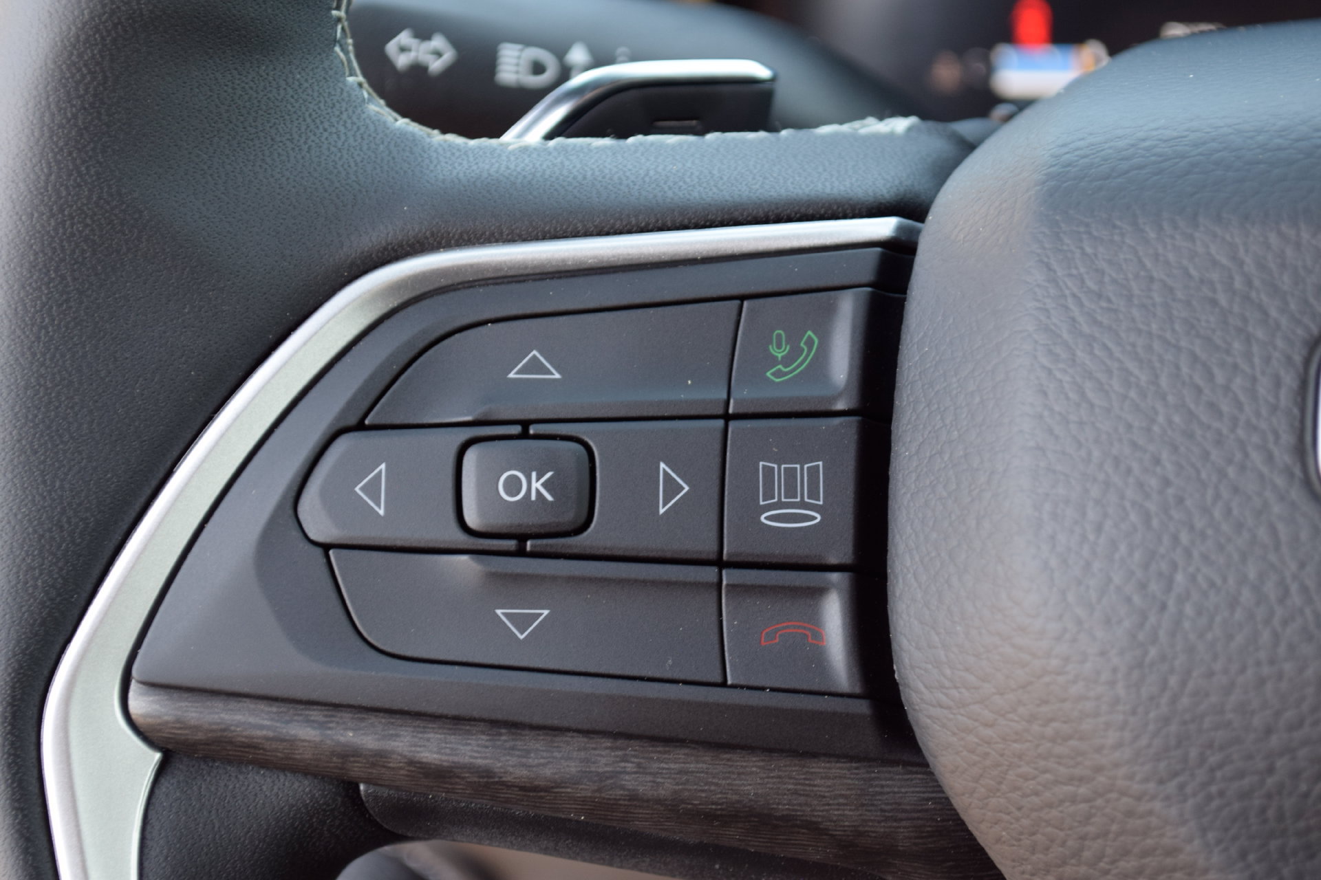 Used 2026 Jeep Grand Cherokee Limited AWD/4WD image 8