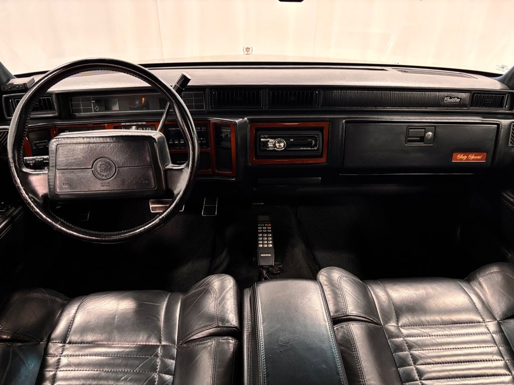 Used 1993 Cadillac Fleetwood Sedan FWD image 10