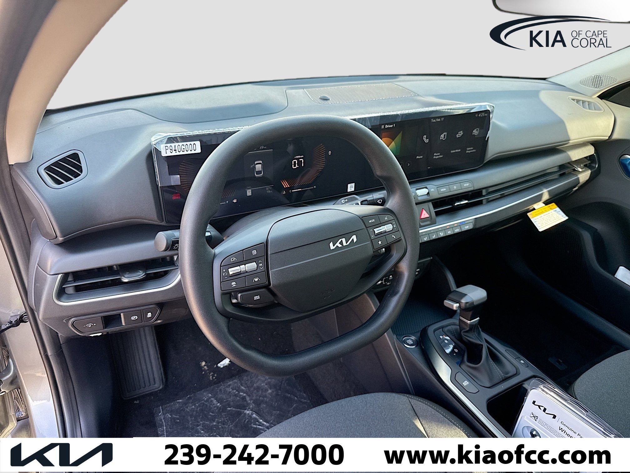 New 2025 Kia K4 LXS image 24