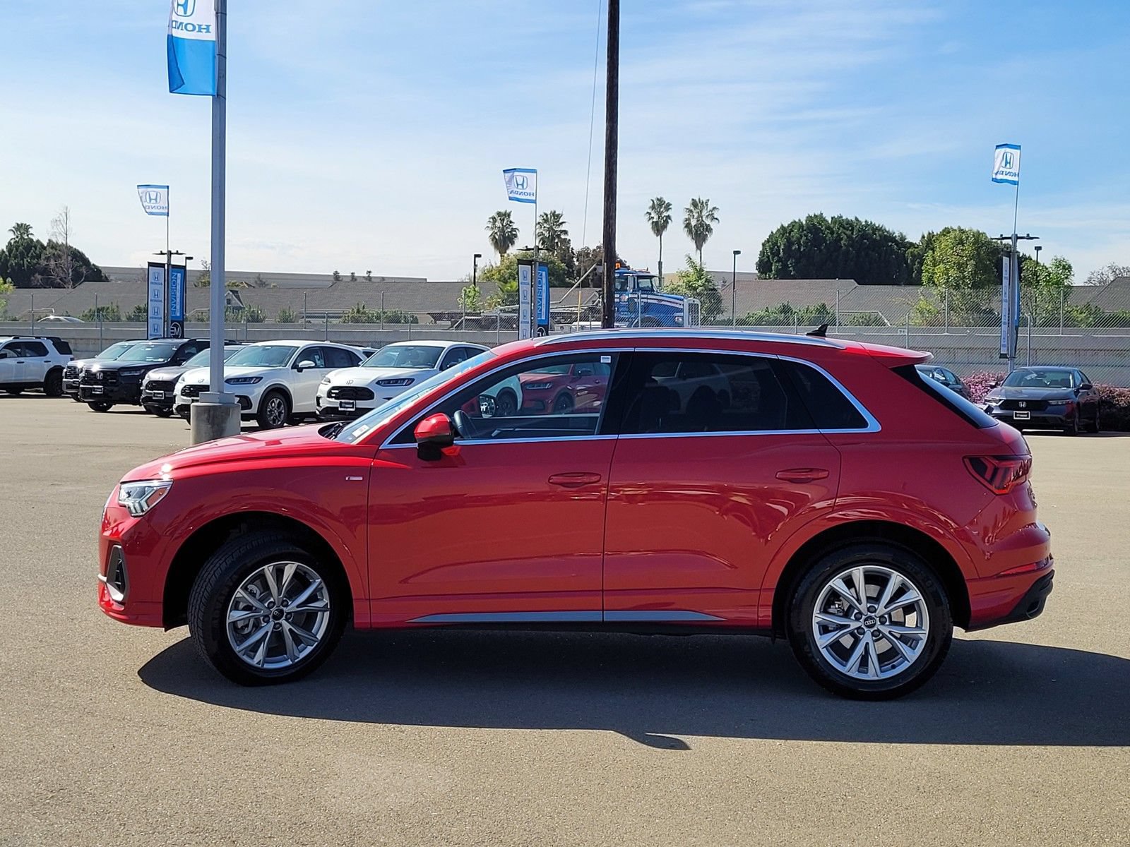 Used 2025 Audi Q3 2.0T Premium AWD/4WD image 8