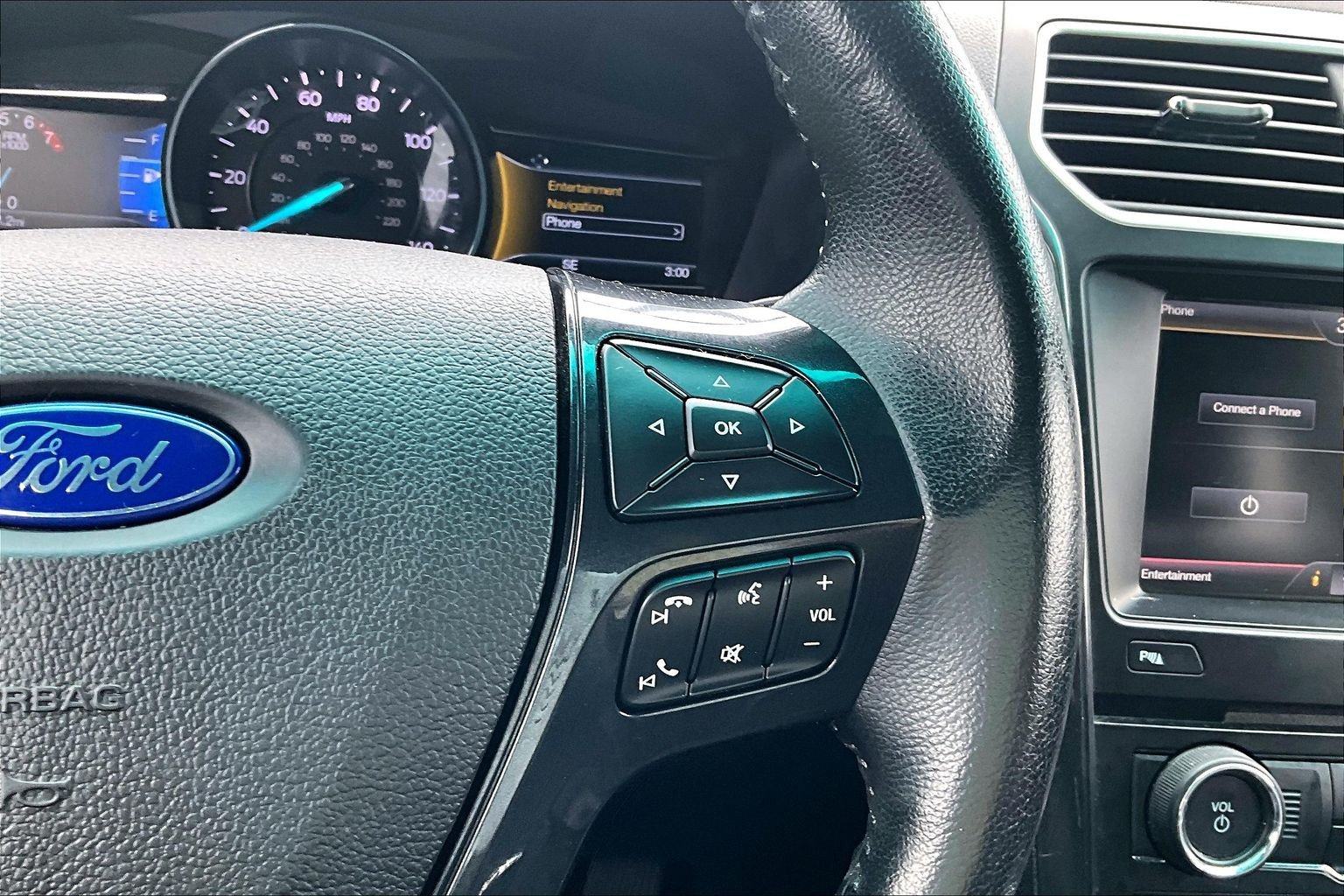 Used 2016 Ford Explorer XLT AWD/4WD image 12