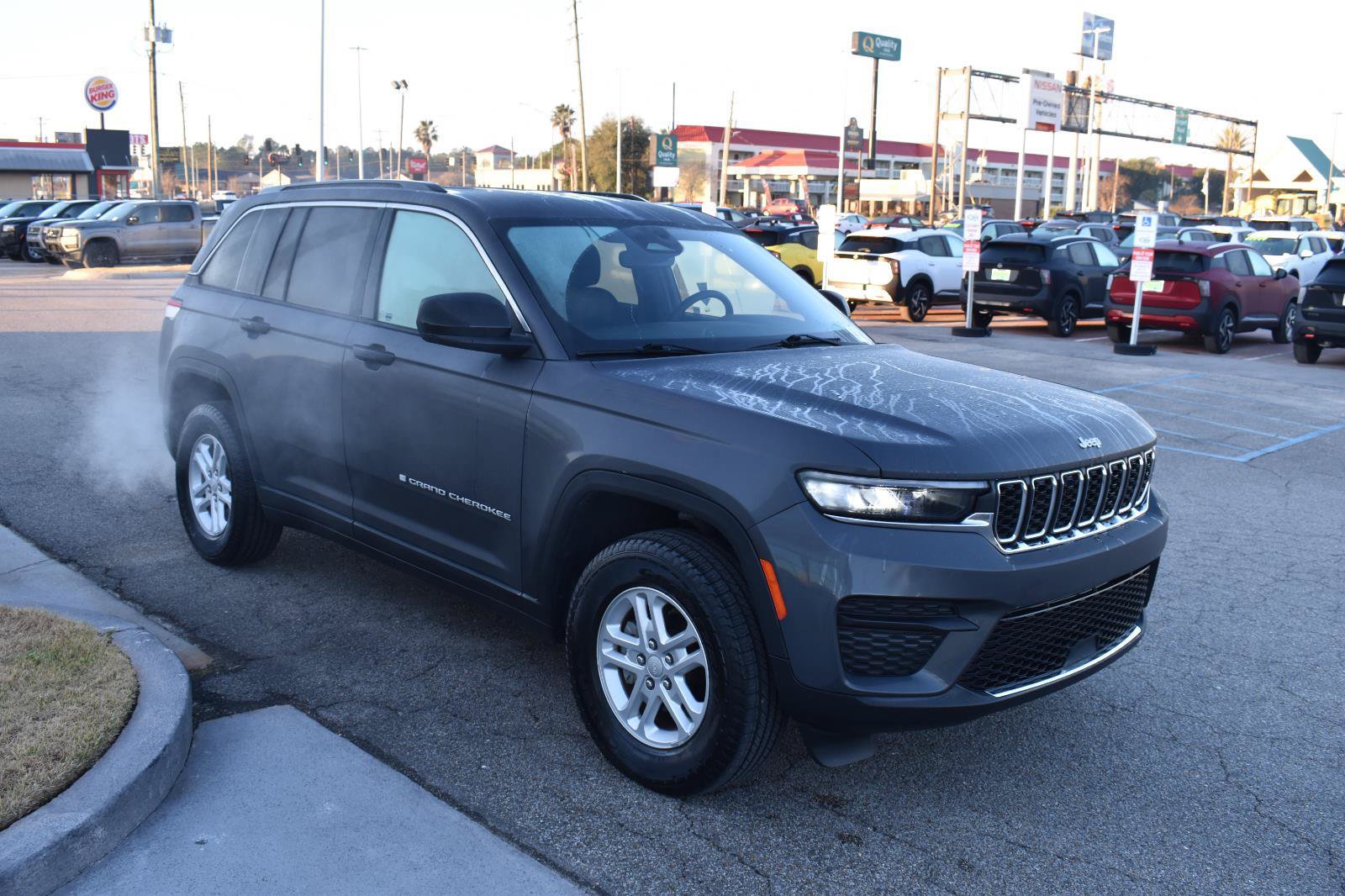 Used 2024 Jeep Grand Cherokee Laredo w/ Trailer Tow Package RWD image 14