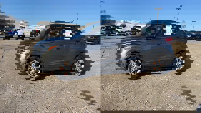 Used 2020 Nissan Kicks S image 5