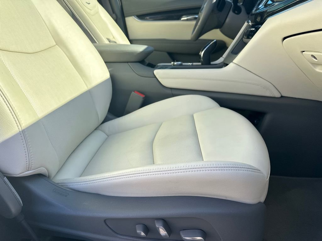 Certified 2022 Cadillac XT6 Premium Luxury w/ Technology Package image 13