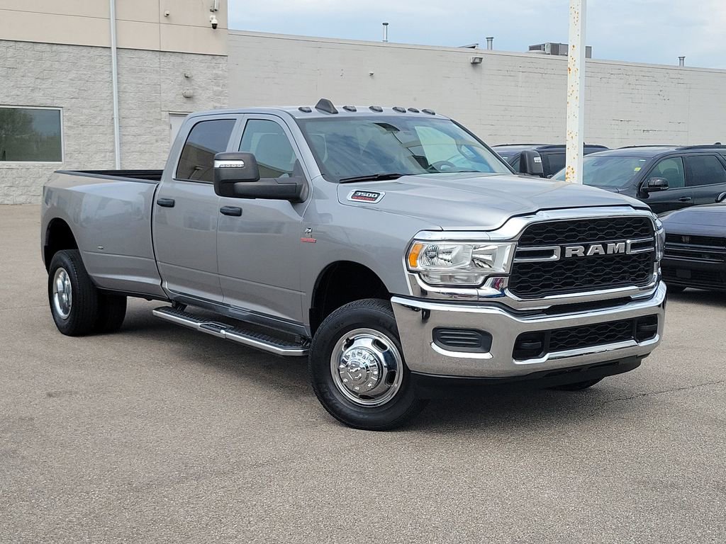Used 2024 RAM 3500 Tradesman w/ Chrome Appearance Group image 26