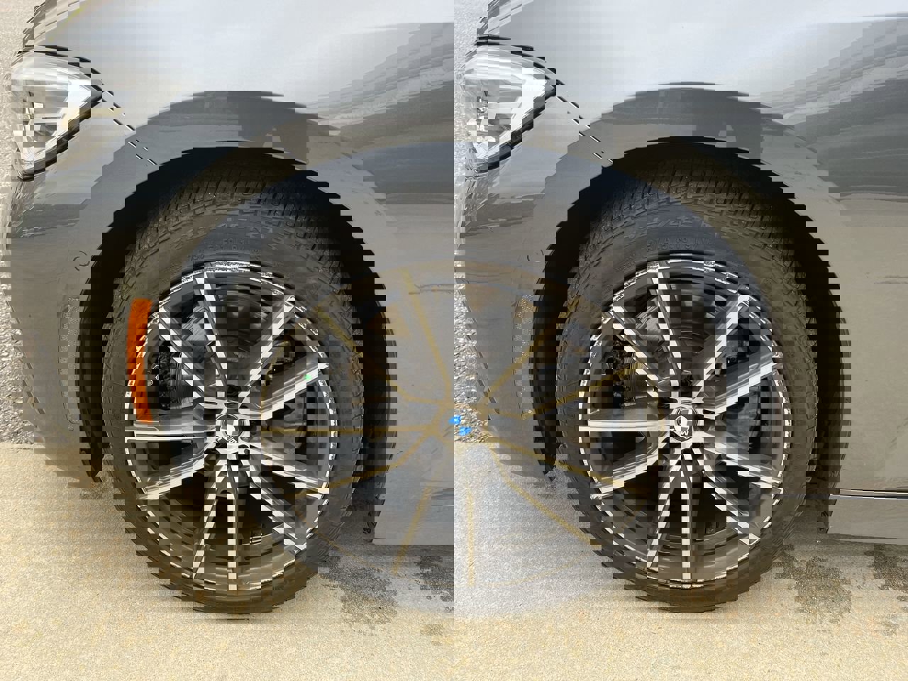 Used 2021 BMW 330i Sedan w/ Premium Package image 13