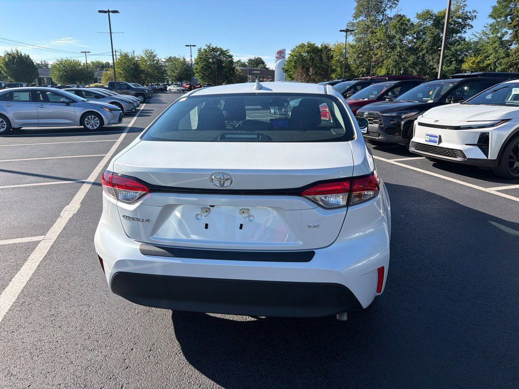 Certified 2025 Toyota Corolla LE FWD image 7