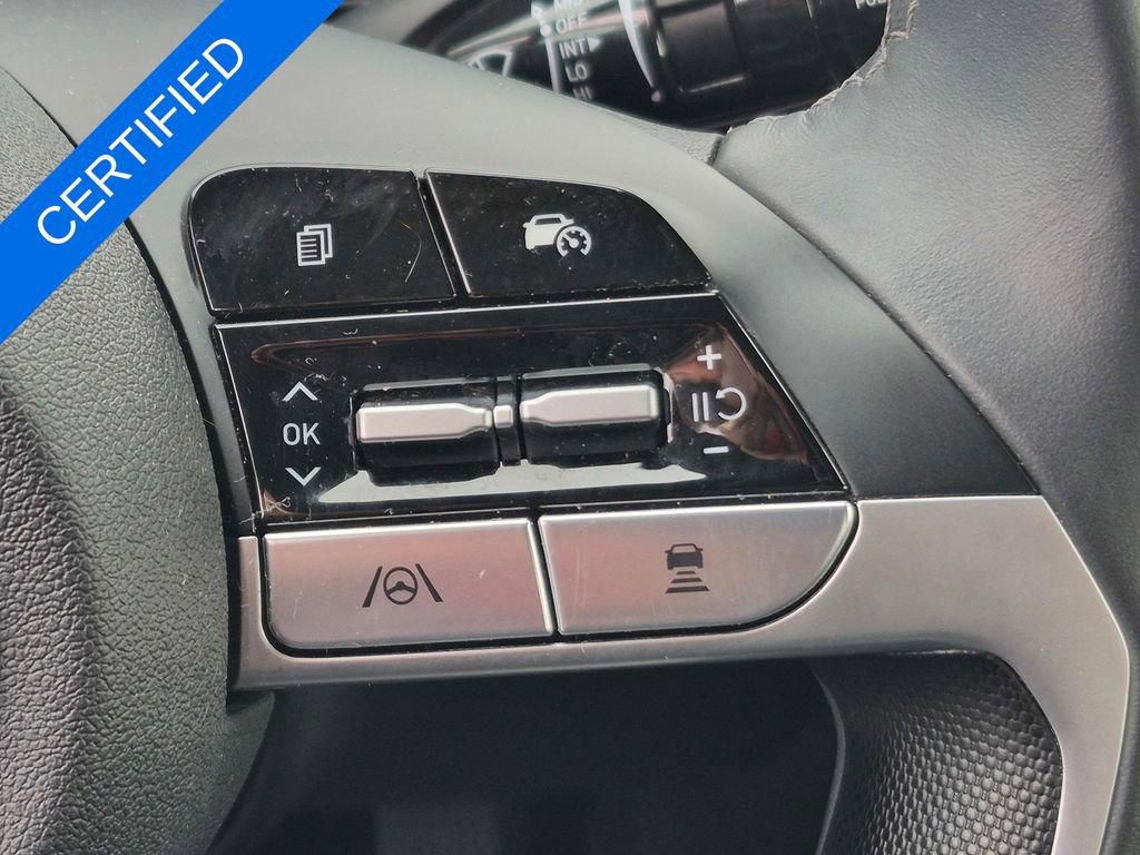 Used 2024 Hyundai Elantra Limited image 30