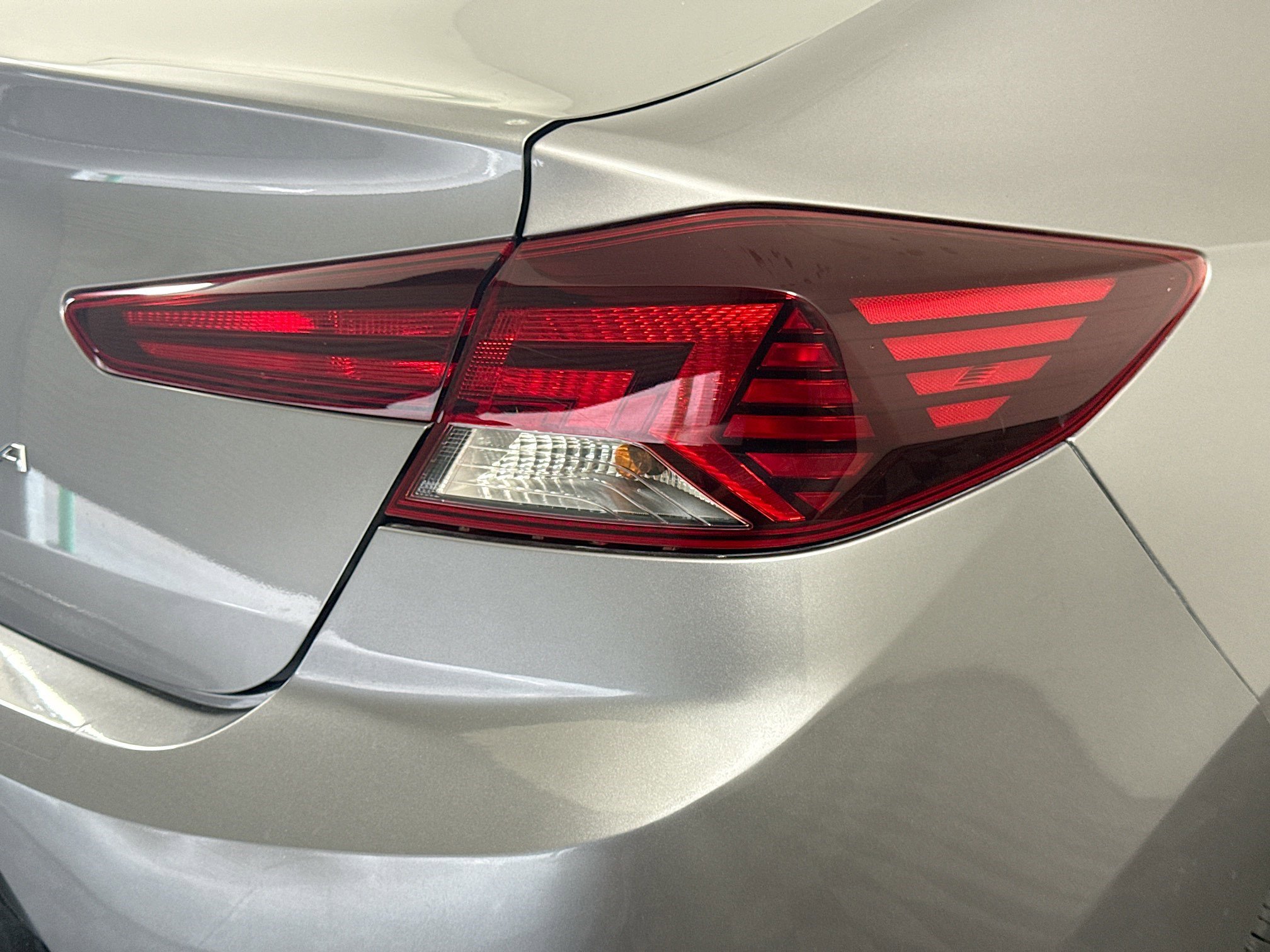 Used 2020 Hyundai Elantra SEL FWD image 33