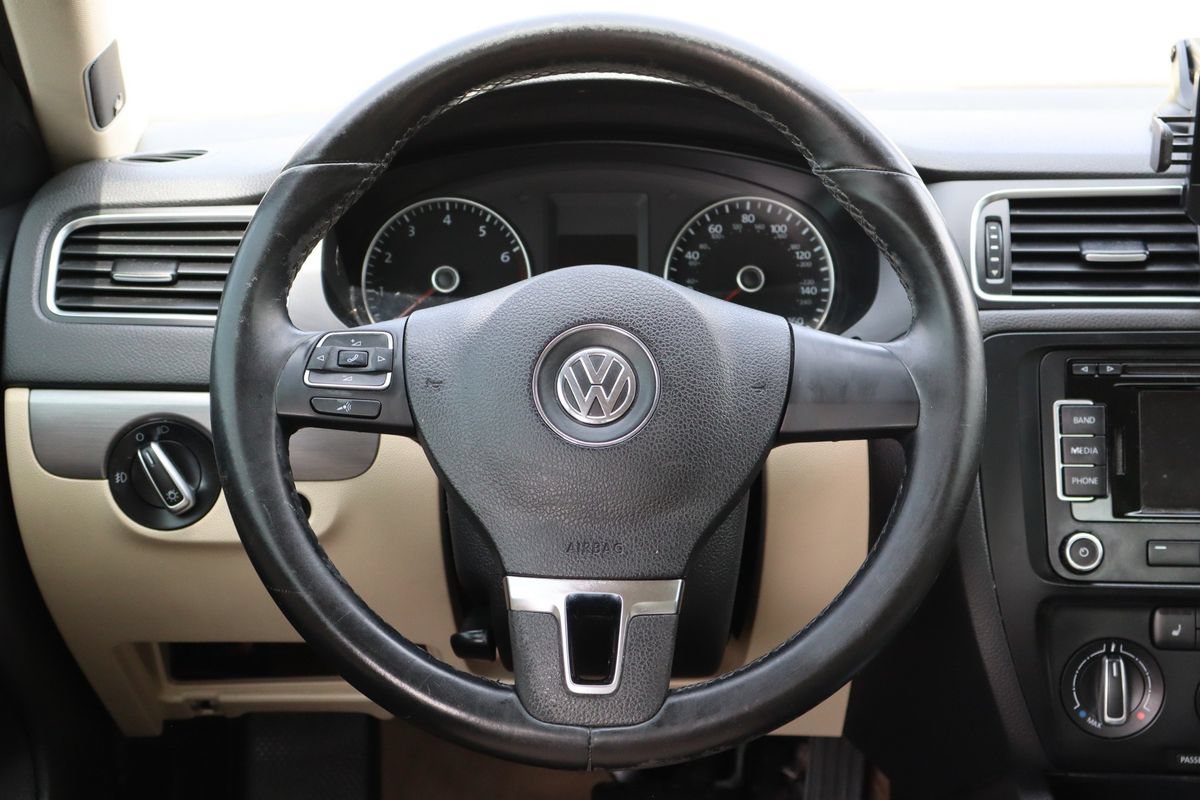 Used 2012 Volkswagen Jetta SEL FWD image 18