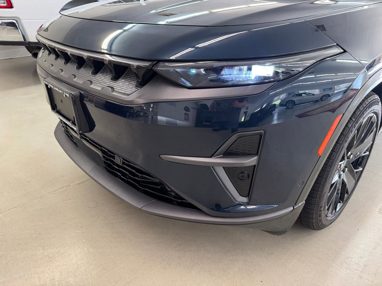 Used 2024 Jeep Wagoneer Launch Edition AWD/4WD image 25