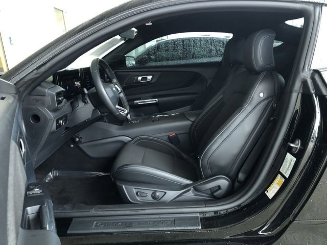 Used 2025 Ford Mustang Coupe image 20