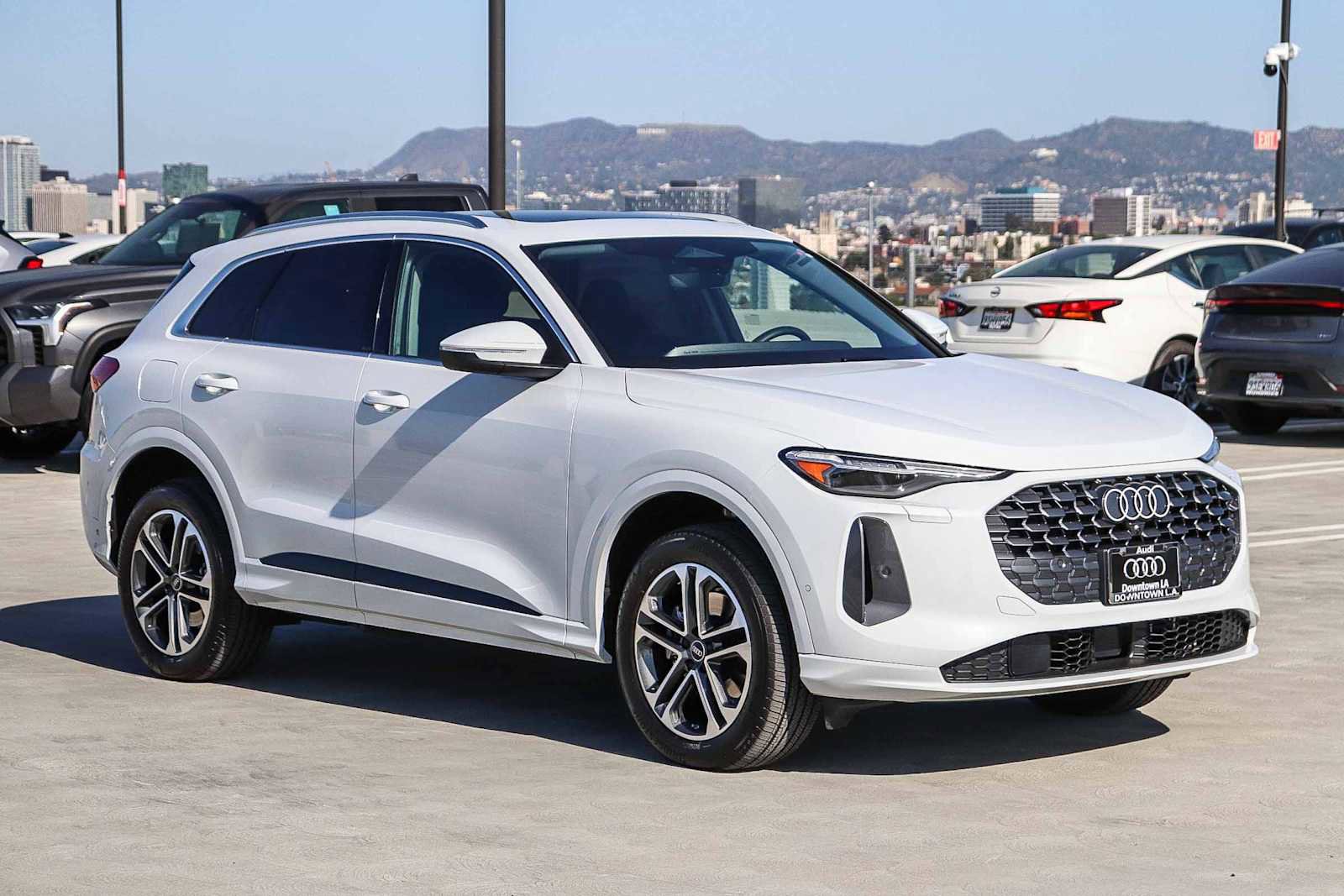 Used 2025 Audi Q5 Premium Plus w/ Premium Plus image 3